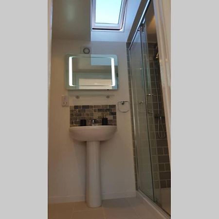فيلا Annex In Chippenham With Parking And Wifi المظهر الخارجي الصورة