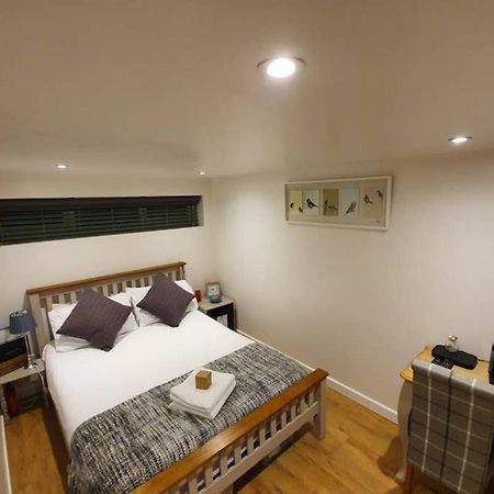 فيلا Annex In Chippenham With Parking And Wifi المظهر الخارجي الصورة